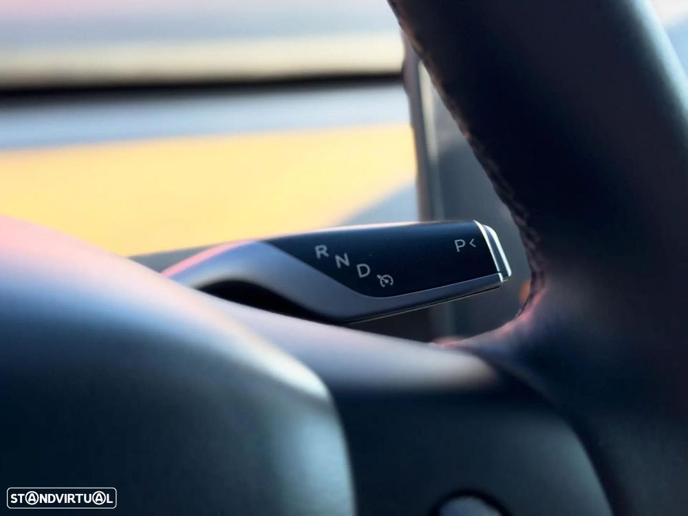 Tesla Model Y Performance Tração Integral - 28