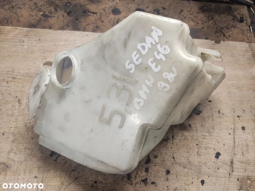 bmw e46 sedan zbiorniczek spryskiwaczy - 1