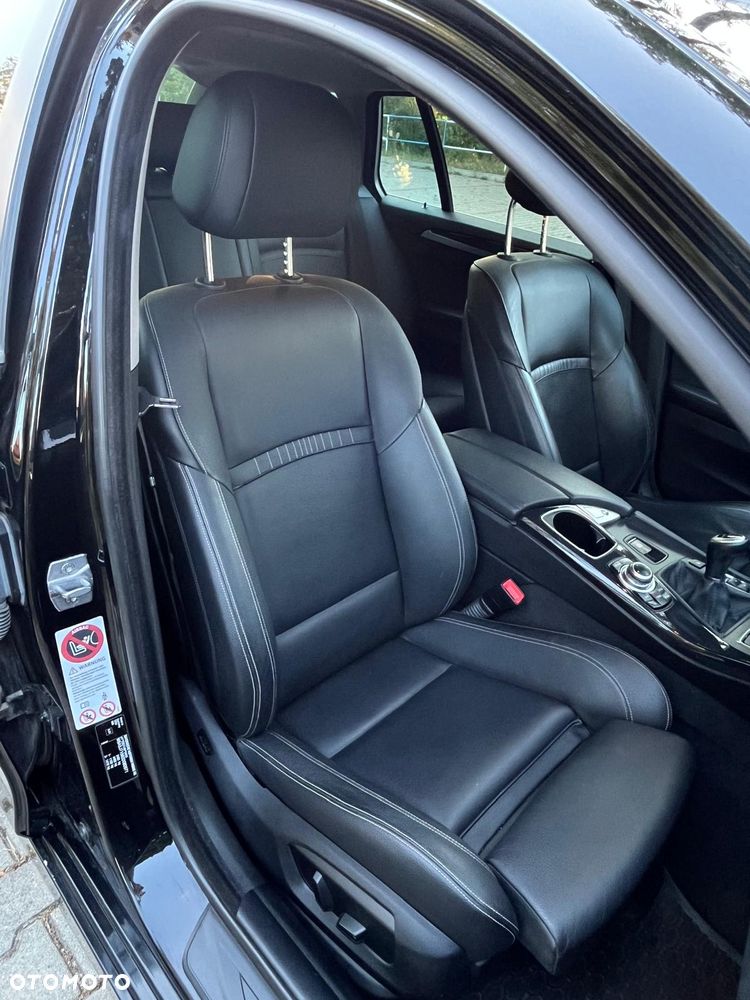BMW Seria 5 525d Luxury Line - 10