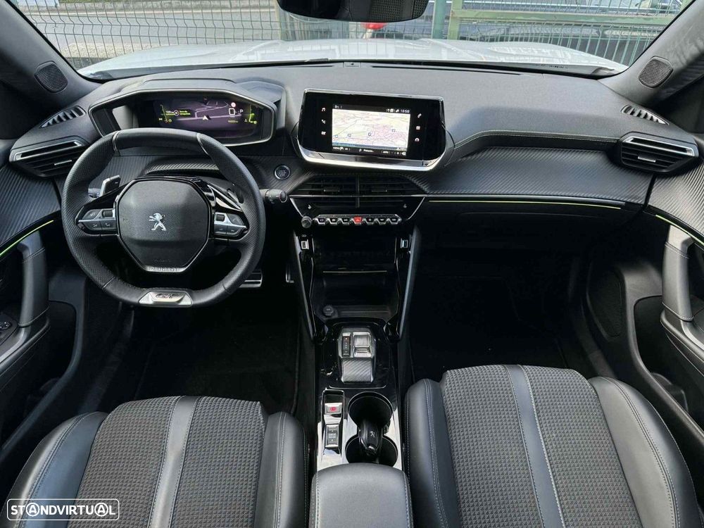 Peugeot 2008 1.2 PureTech GT EAT8 - 7