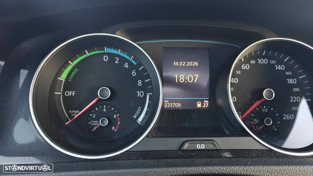 VW Golf 1.4 GTE Plug-In-Hybrid DSG - 17