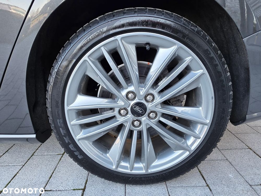 Ford Focus ver-1-5-ecoboost-start--stopp--system-vignale - 25