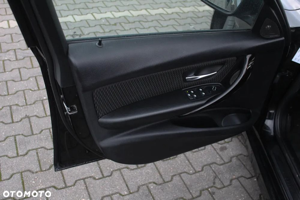 BMW Seria 3 320d Sport-Aut - 29