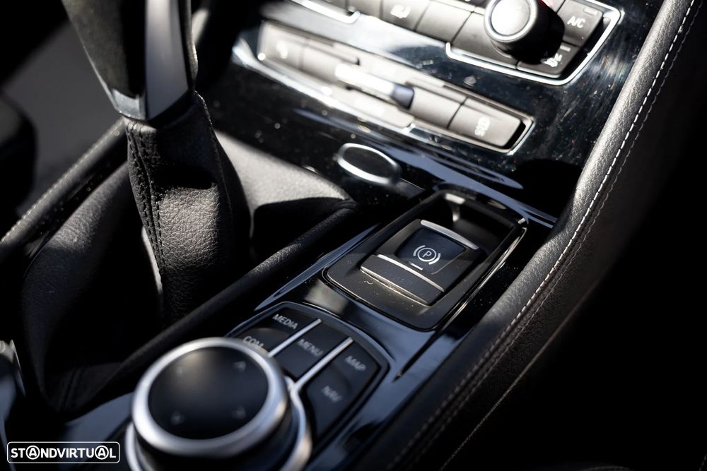 BMW 216 Active Tourer d Line Luxury - 36