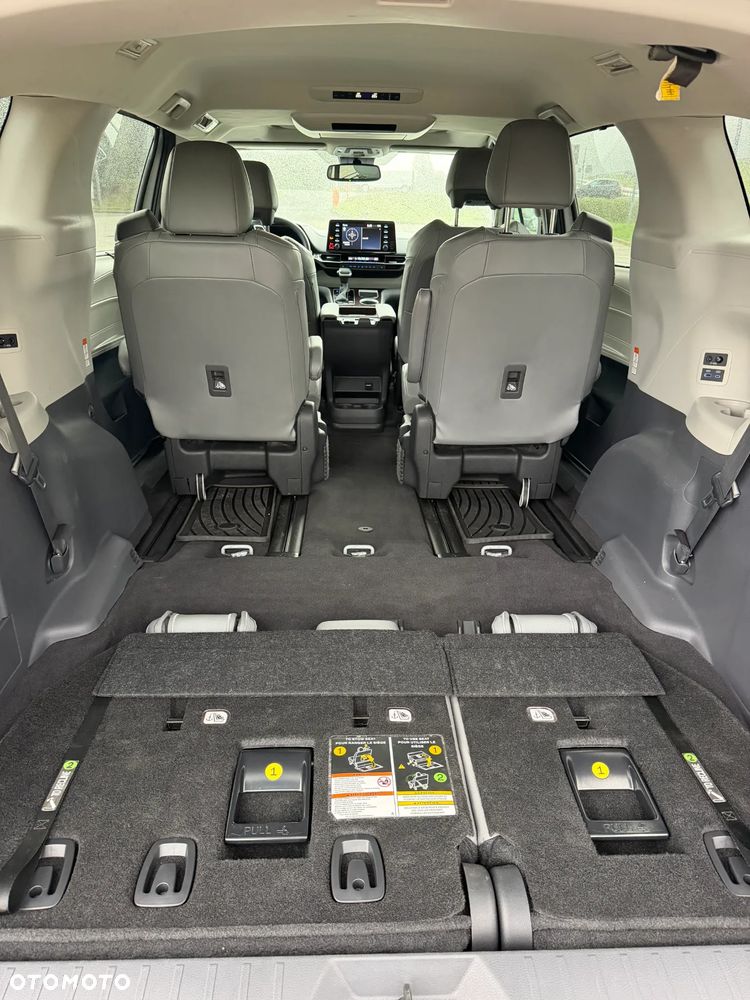 Toyota Sienna - 21