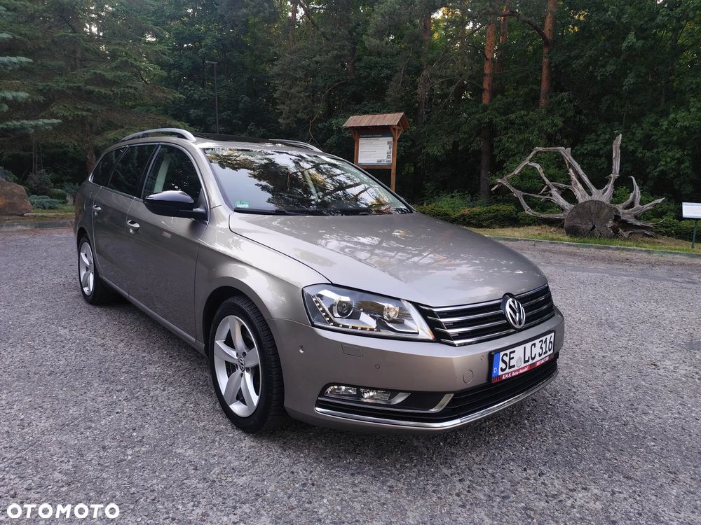 Volkswagen Passat 2.0 TDI DPF BlueMotion Technology Highline - 27