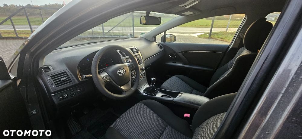 Toyota Avensis - 5