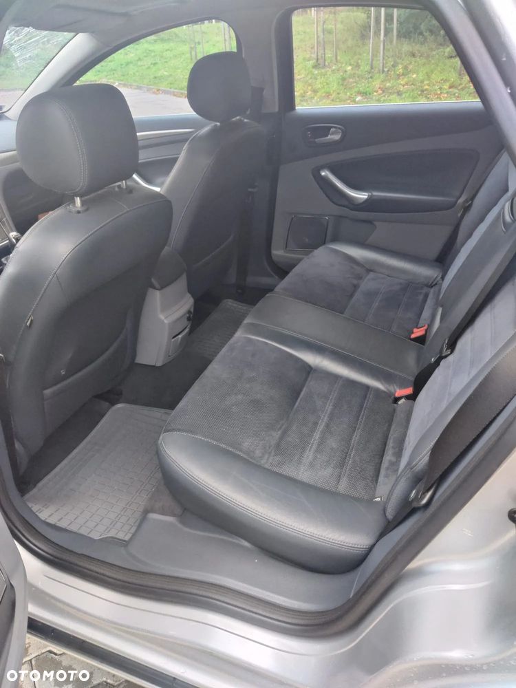 Ford Mondeo 2.0 TDCi Titanium X - 16