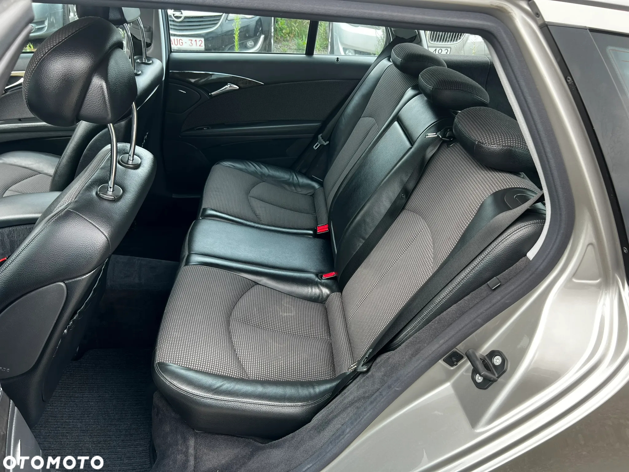 Mercedes-Benz Klasa E 200 T Kompressor Automatik Avantgarde - 29