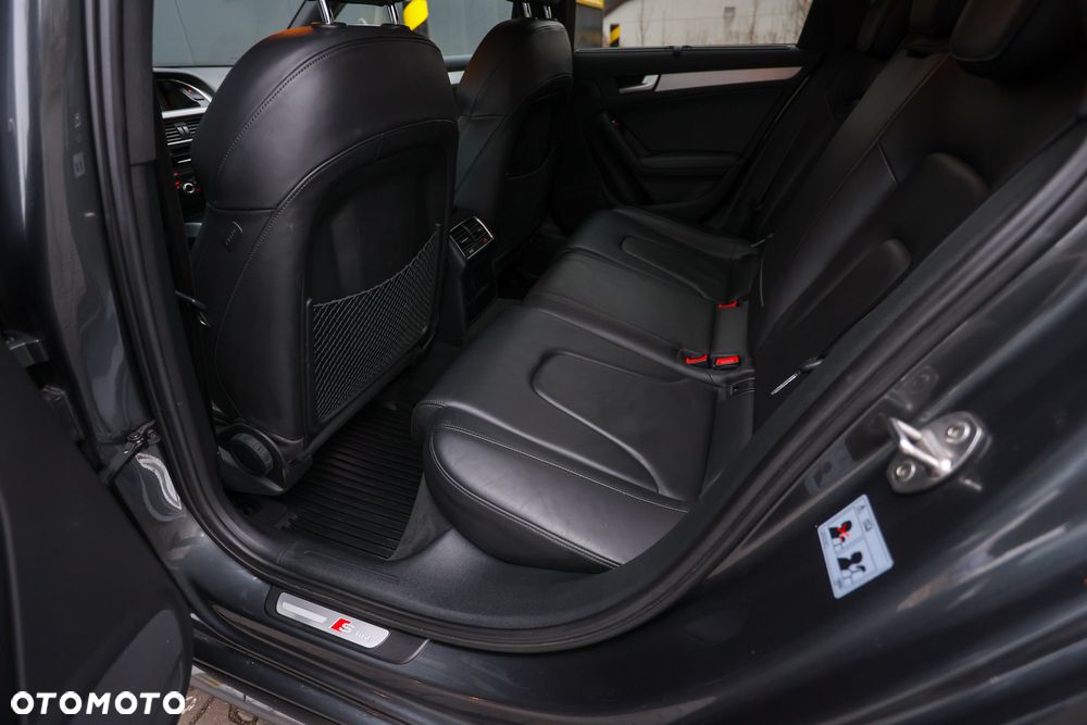 Audi A4 Avant 2.0 TDI DPF quattro S tronic S line Sportpaket - 20