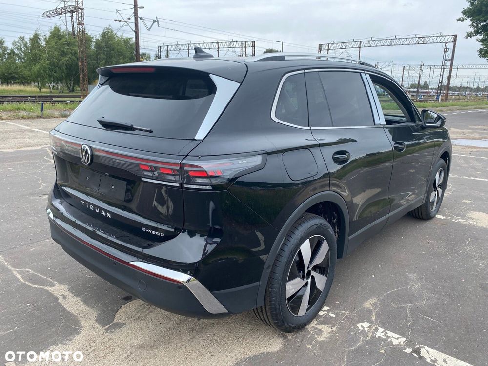 Volkswagen Tiguan - 5