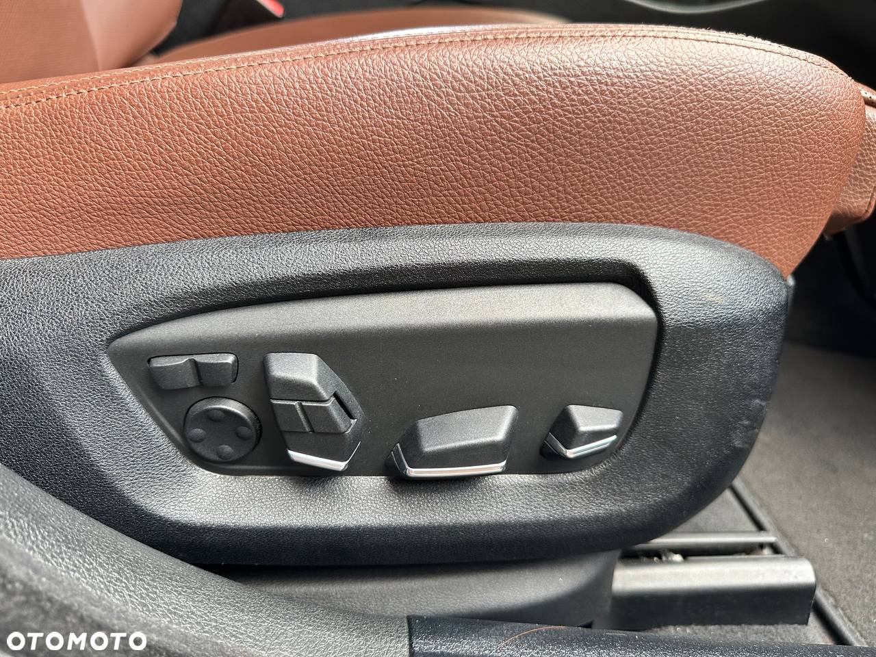 BMW Seria 5 528i xDrive Luxury Line - 38