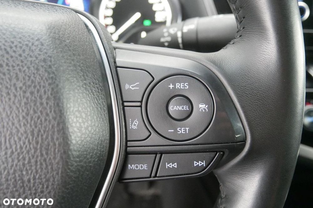 Toyota Camry 2.5 Hybrid Comfort CVT - 24