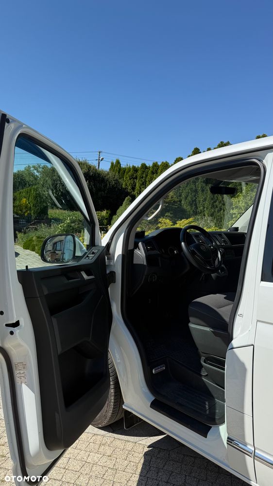 Volkswagen Caravelle - 13
