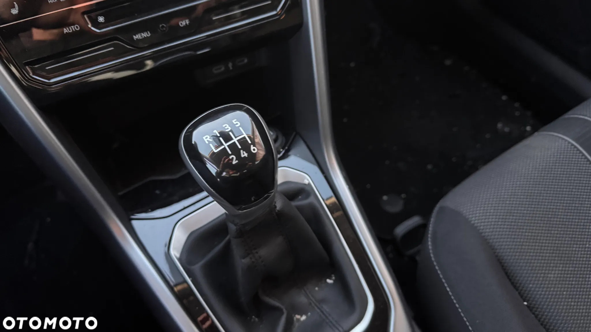 Volkswagen T-Roc 1.0 TSI Style - 24