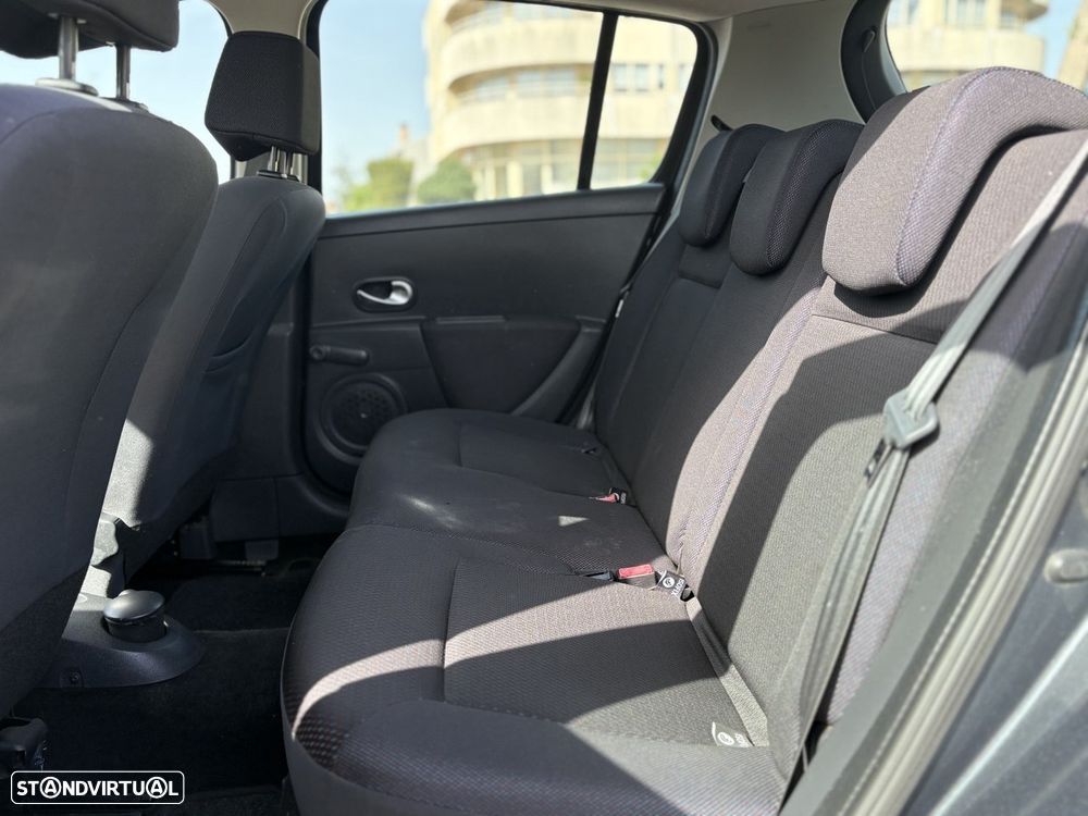 Renault Clio 1.2 16V Dynamique - 12