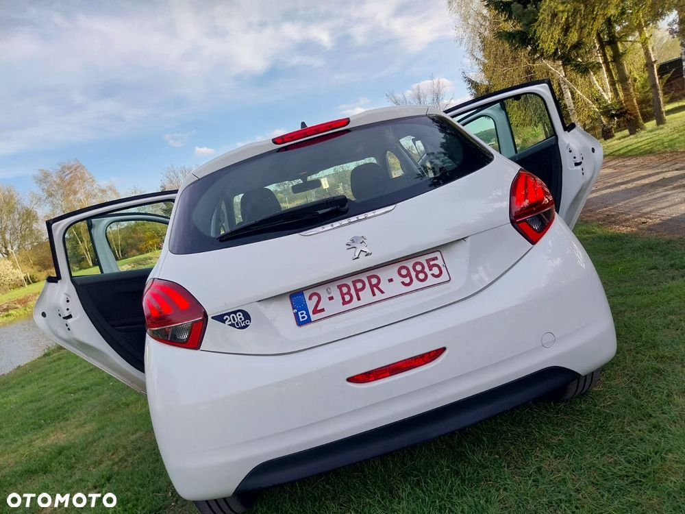 Peugeot 208 - 25