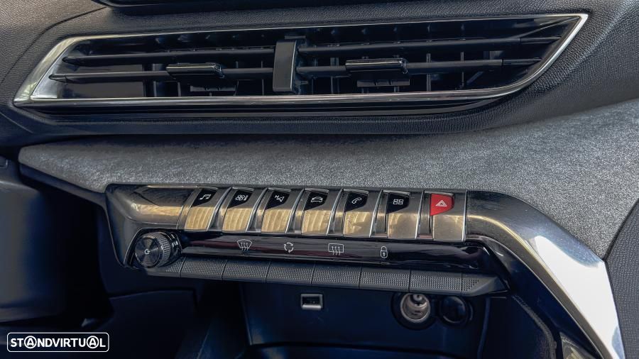 Peugeot 3008 PureTech 130 Stop & Start GPF EAT8 GT - 27