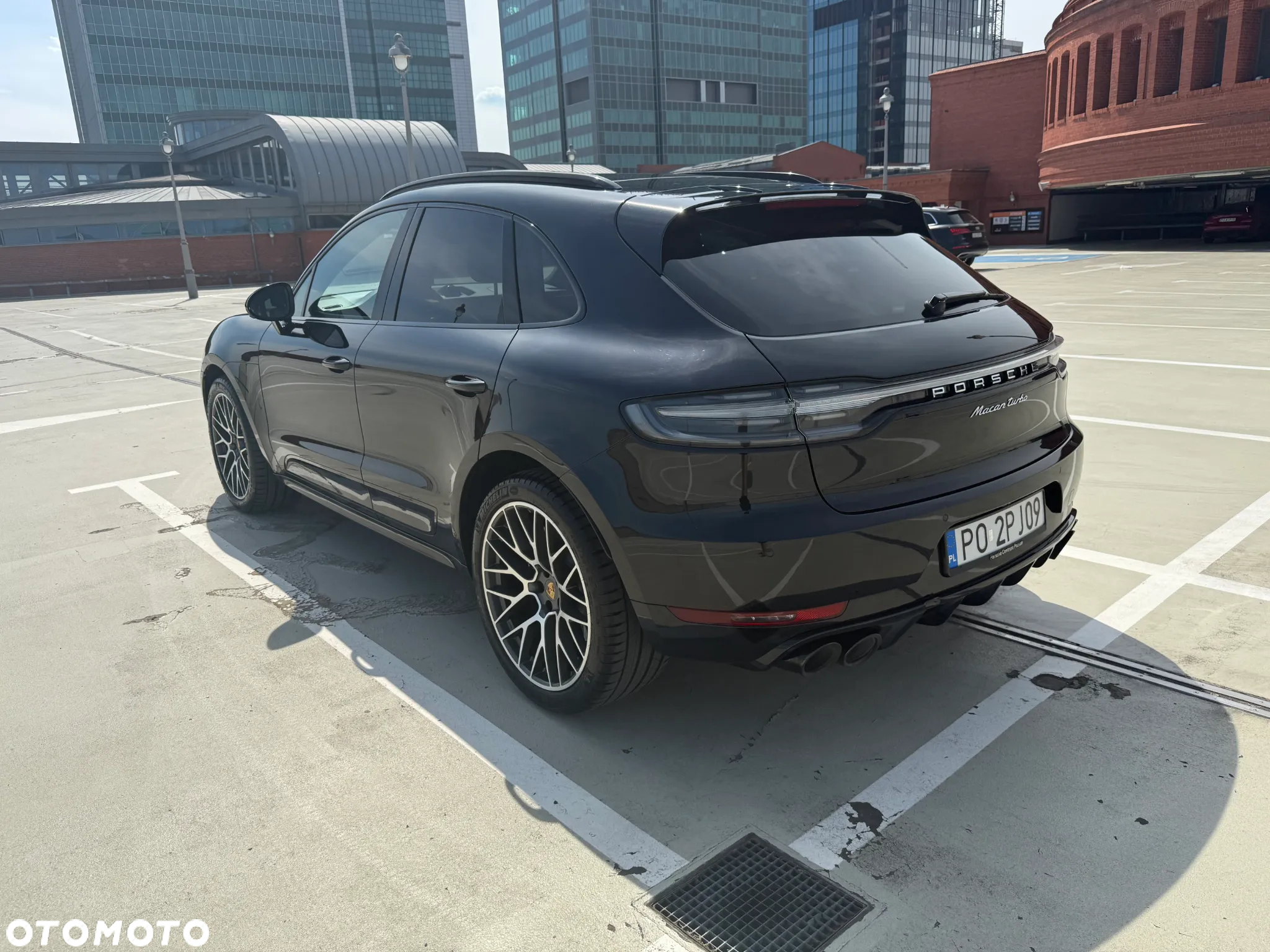 Porsche Macan Turbo - 15