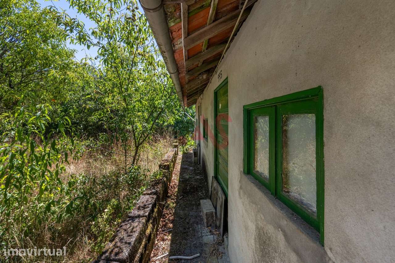 Moradia T2 em Ruína para reconstrução com terreno de 1.008 m² em Celor - Grande imagem: 5/11