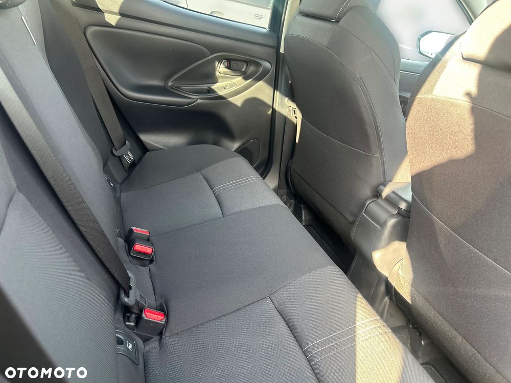 Toyota Yaris Hybrid 1.5 Style - 38