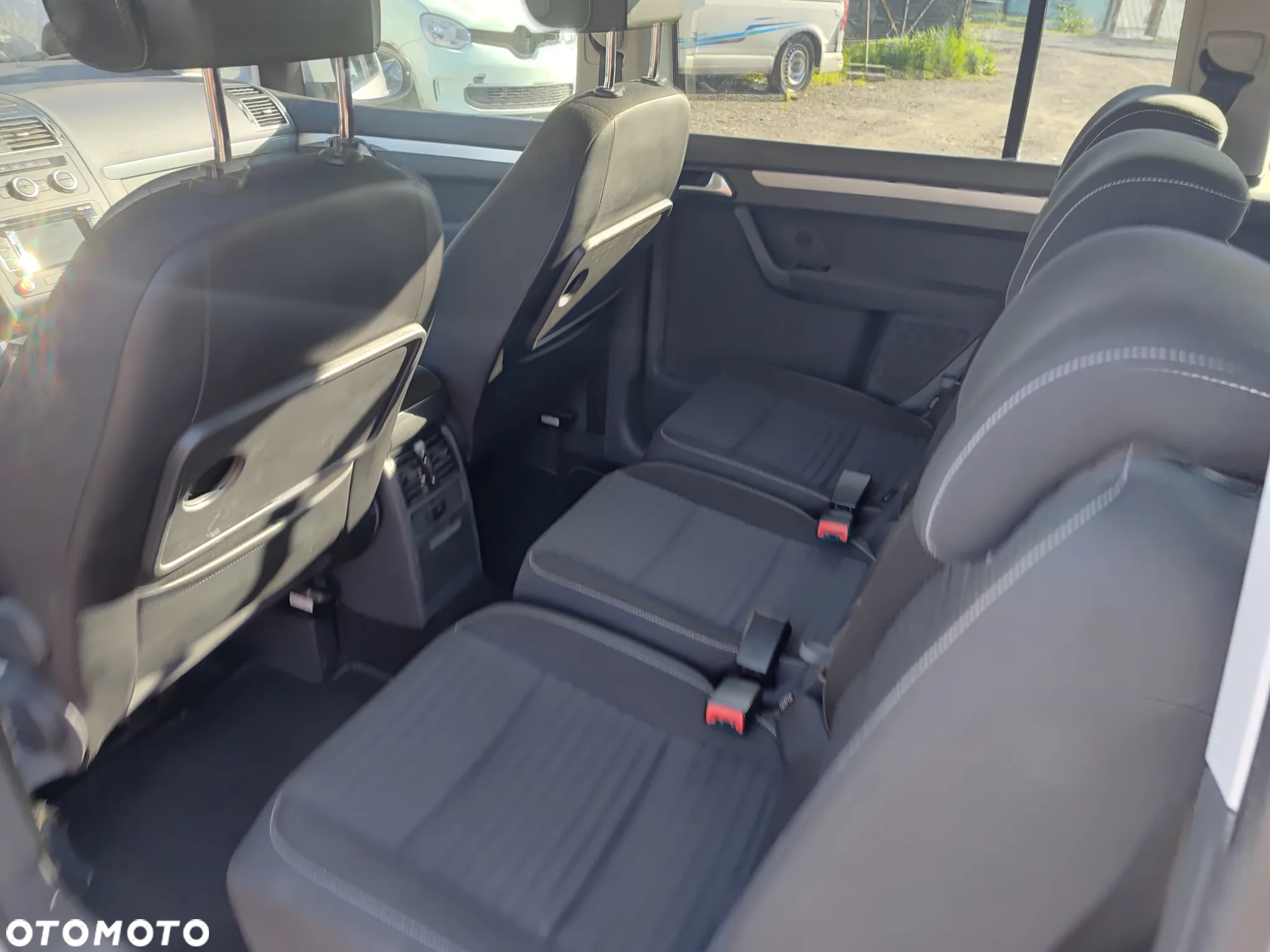 Volkswagen Touran 1.6 TDI DPF Comfortline - 34