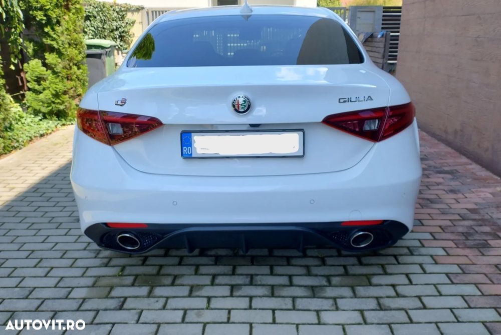 Alfa Romeo Giulia - 6