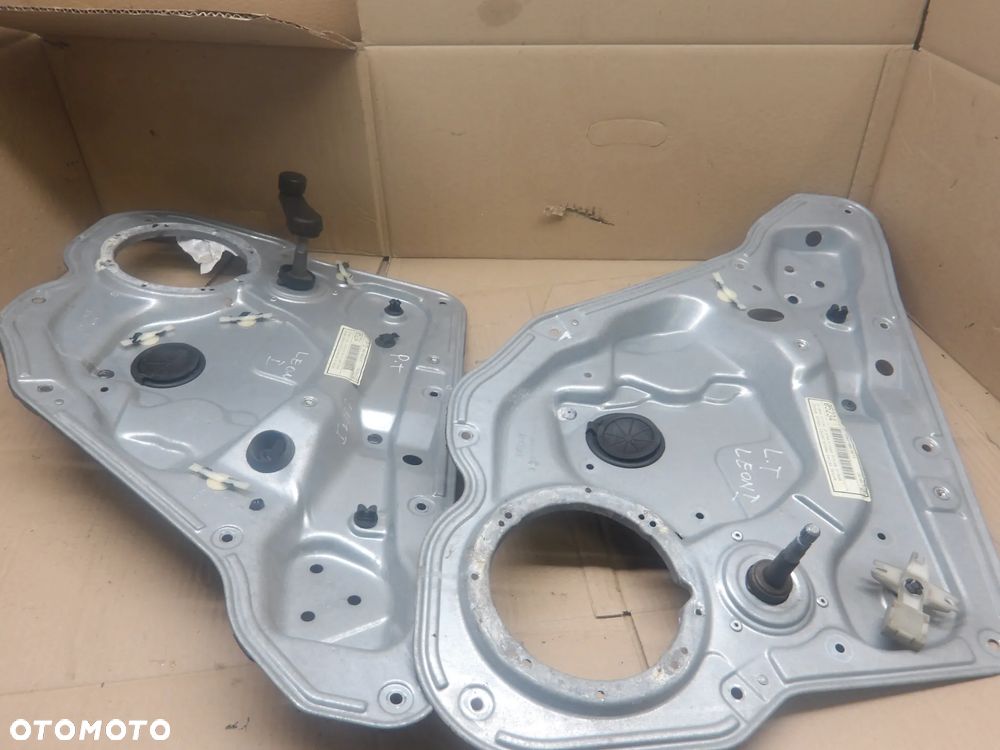 SEAT LEON I 1.9TDI PODNOŚNIK SZYBY PRAWY LEWY TYŁ TYLNI MANUALNY 1M0839755 1M0839756 - 1