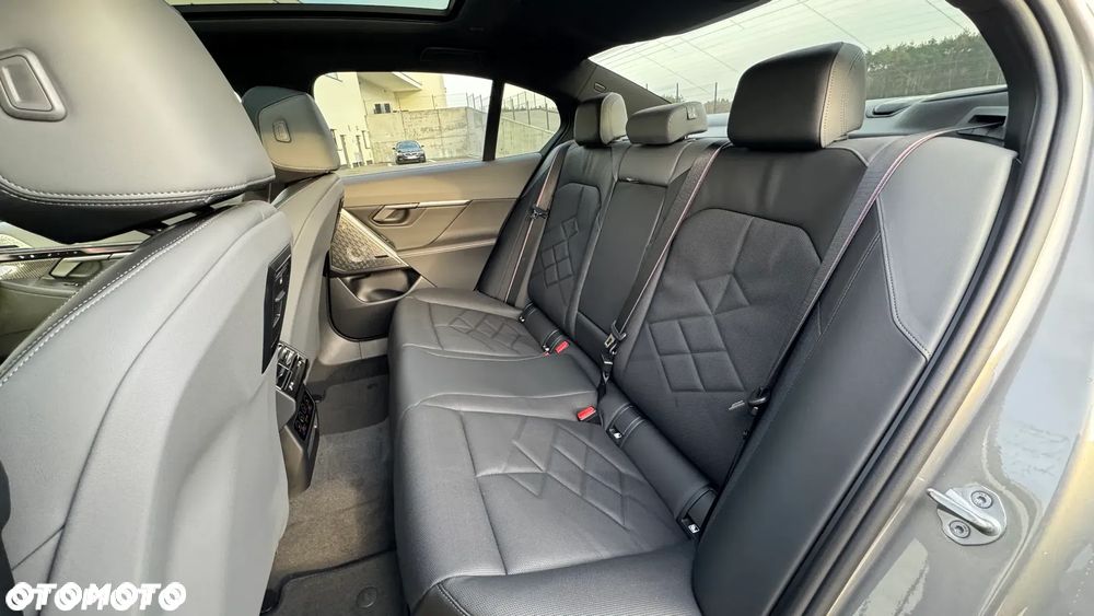 BMW Seria 5 - 24