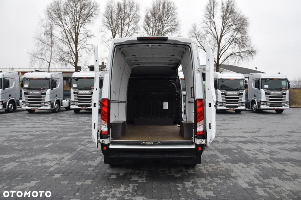 Iveco DAILY 35S12 / 2.3 - 120 KM / DOSTAWCZE / BLASZAK / KLIMA / TEMPOMAT / KLIMA / TRYB CITY / SERWISOWANY / SPROWADZONY Z NIEMIEC - 18