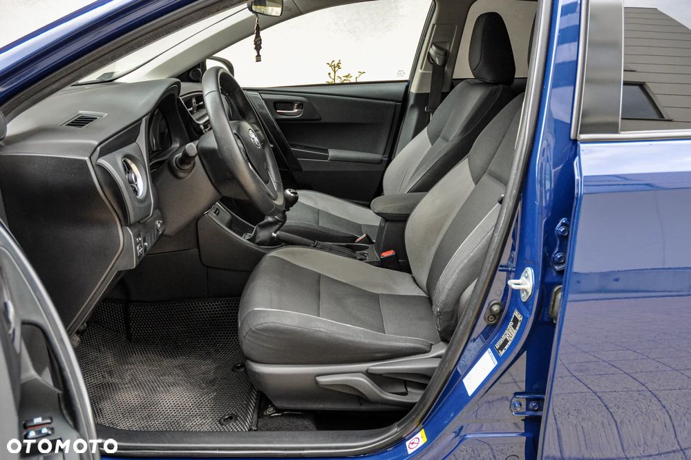 Toyota Auris - 7
