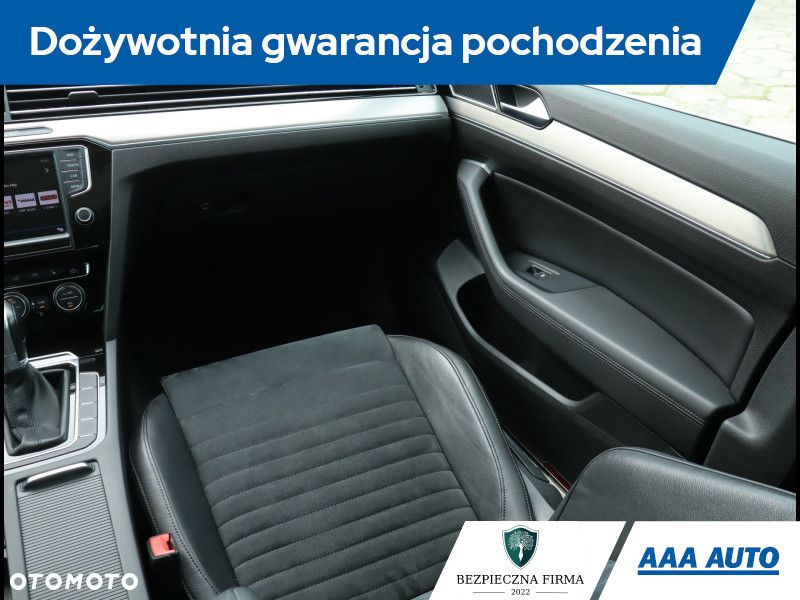 Volkswagen Passat - 9