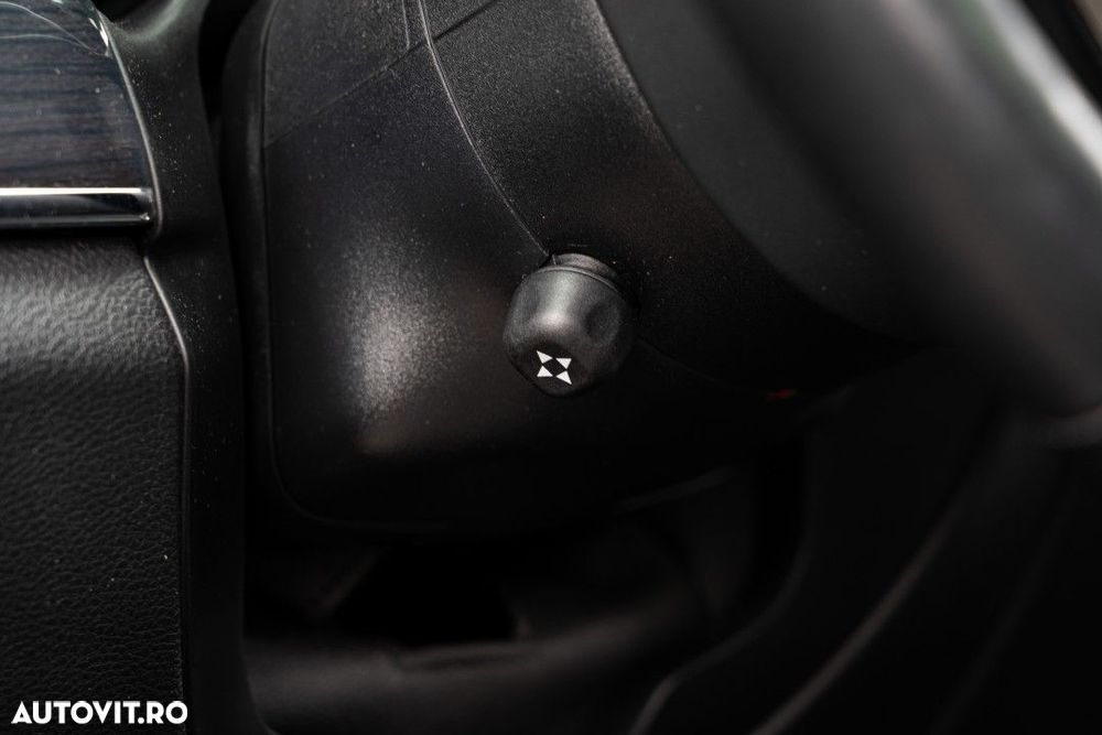 Jeep Grand Cherokee - 29