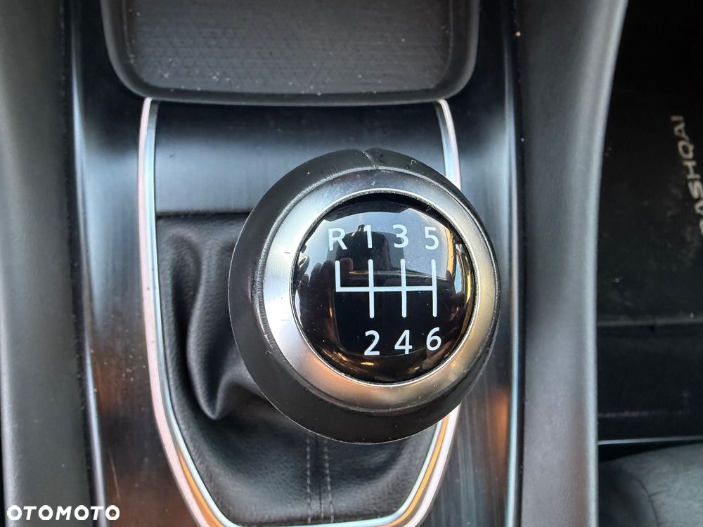 Nissan Qashqai 1.3 DIG-T N-Connecta EU6d - 30