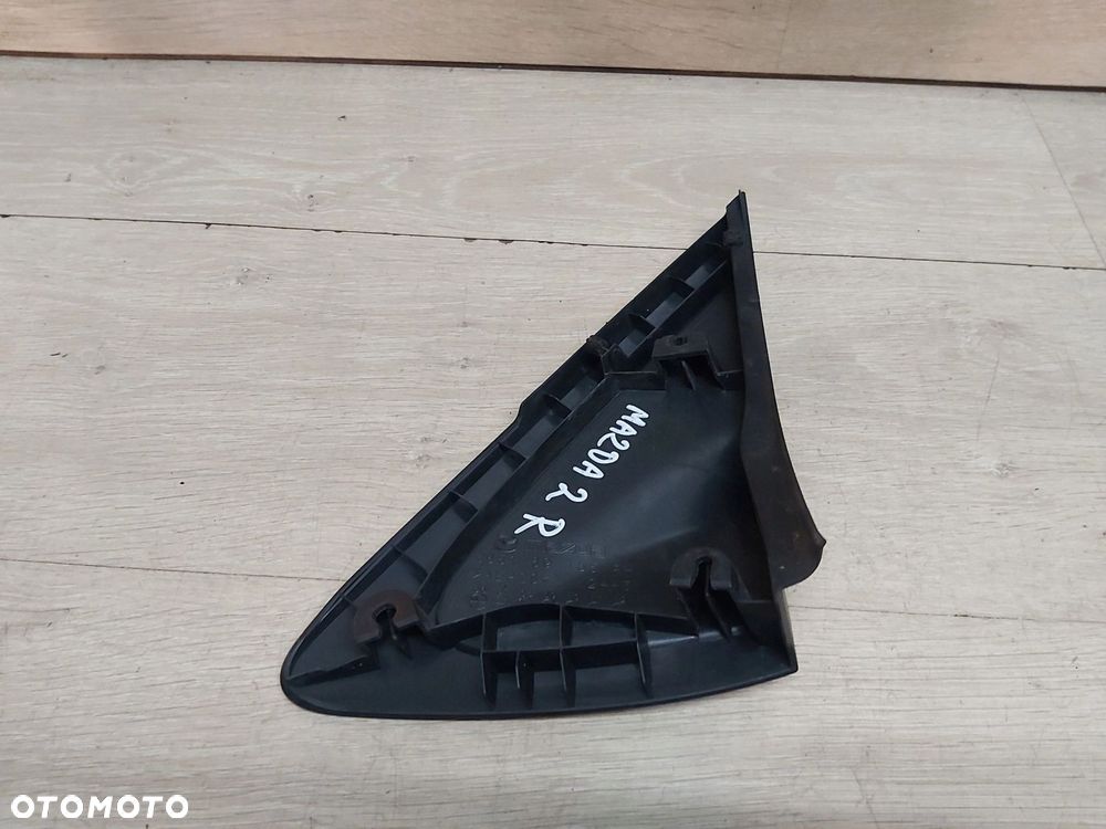 MAZDA 2 II DE Trójkąt zaślepka błotnika prawy przód - 2