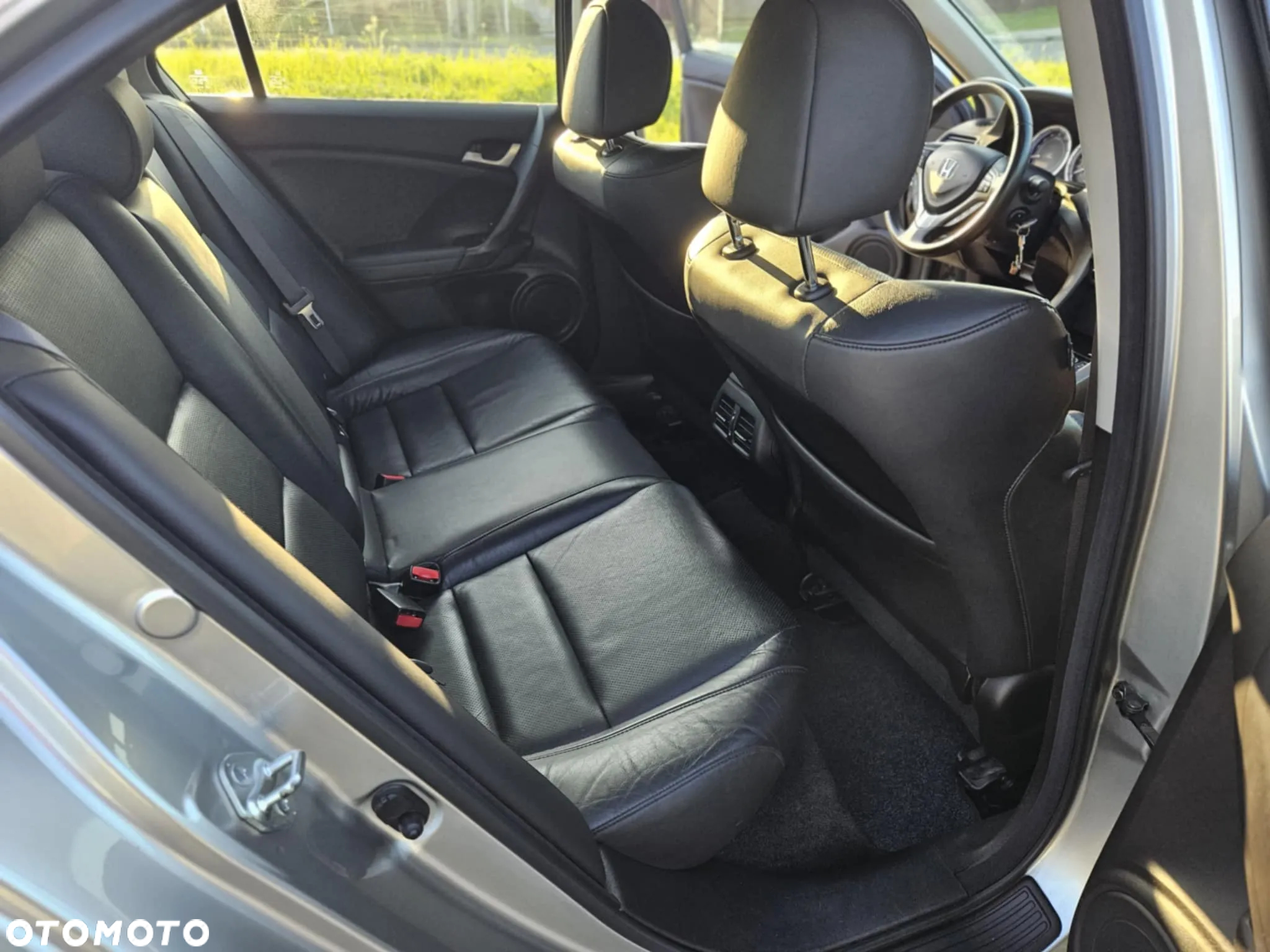 Honda Accord 2.0 Executive - 12