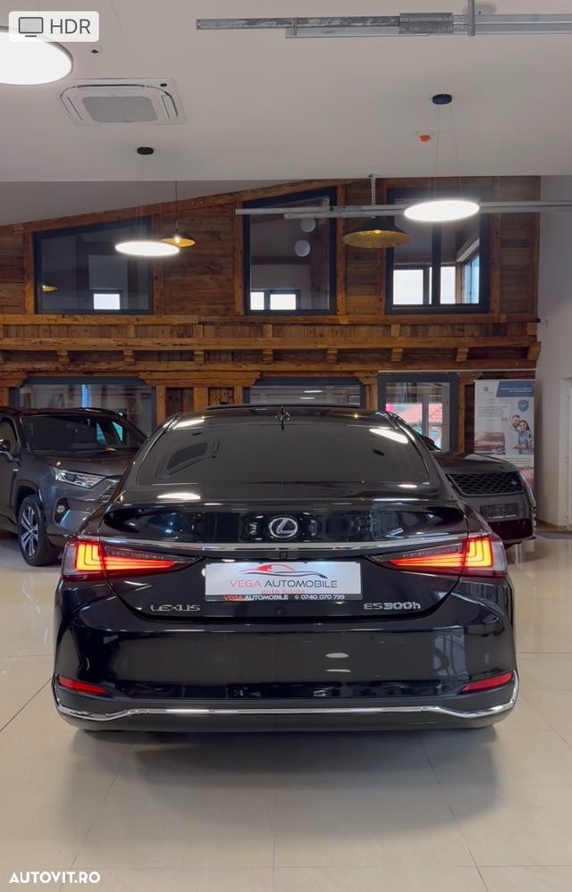 Lexus Seria ES 300h 2.5 TNGA HV 25H- 4X2 CVT Executive - 38