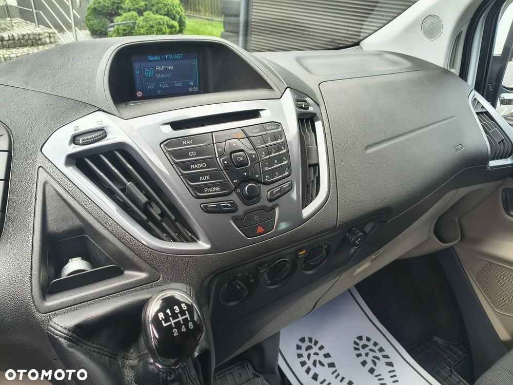 Ford Tourneo Custom - 11