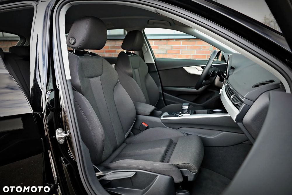 Audi A4 Avant 40 TFSI mHEV Quattro S tronic - 24