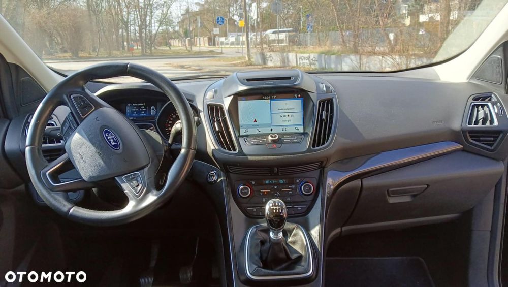 Ford Kuga 1.5 EcoBoost 2x4 Titanium - 6