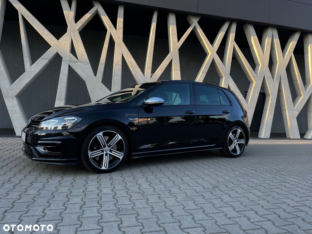 Volkswagen Golf - 2