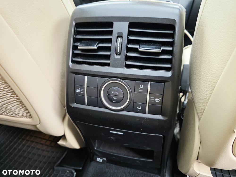 Mercedes-Benz GLS - 28