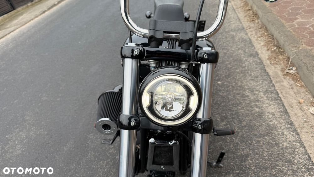 Harley-Davidson Softail Street Bob - 18