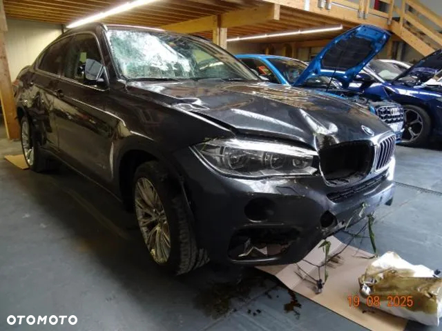 BMW X6 xDrive50i - 6