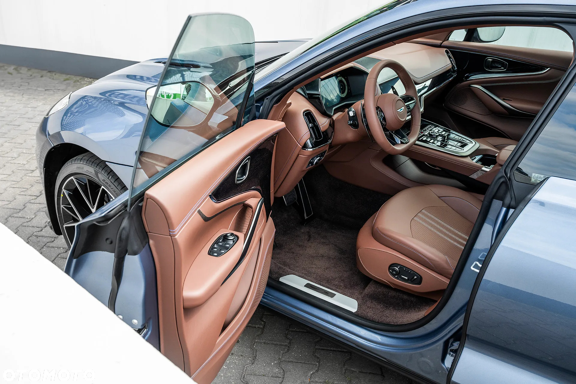 Aston Martin DBX707 - 12