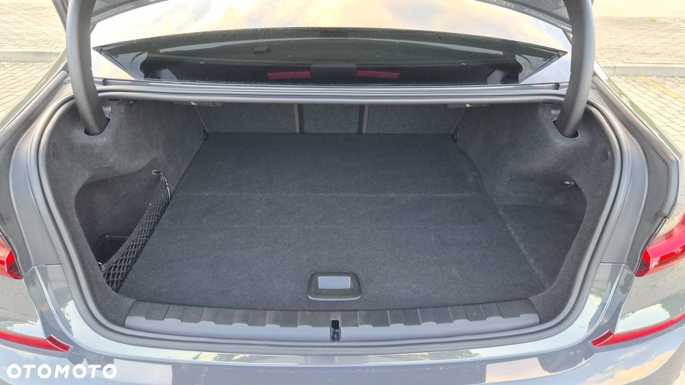 BMW Seria 3 330e PHEV xDrive M Sport sport - 17