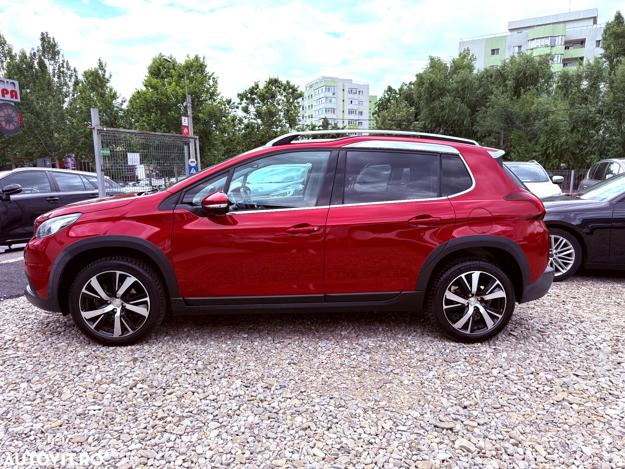 Peugeot 2008 1.2 PureTech Turbo EAT6 S&S Allure - 12