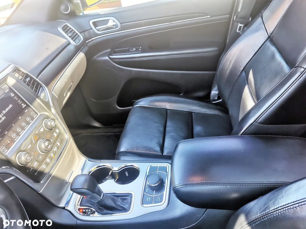 Jeep Grand Cherokee - 21