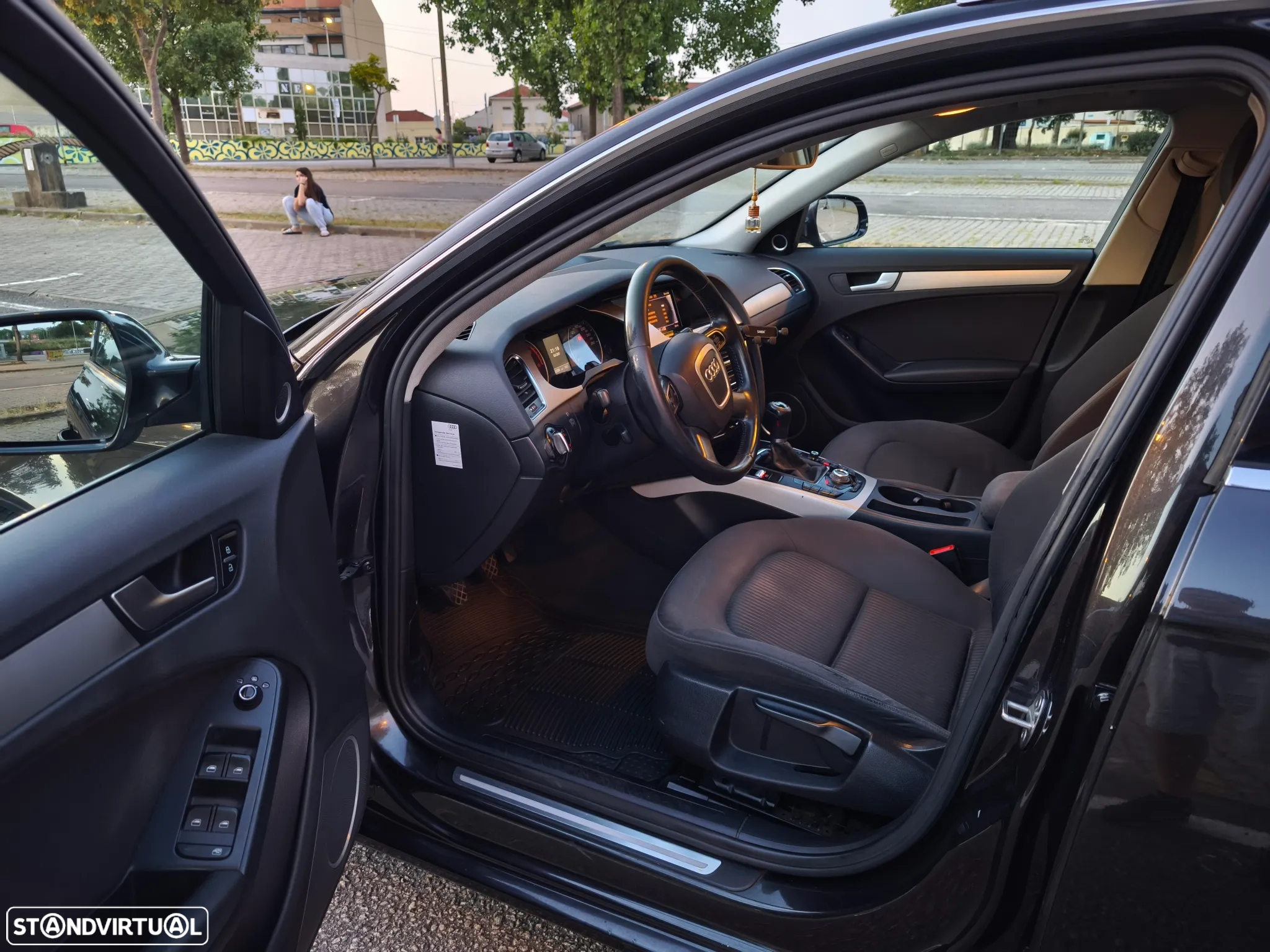Audi A4 Avant 2.0 TDI Business Line Sport - 9