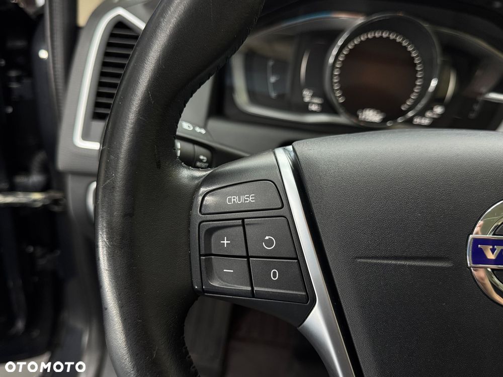 Volvo XC 60 D4 AWD Momentum - 18